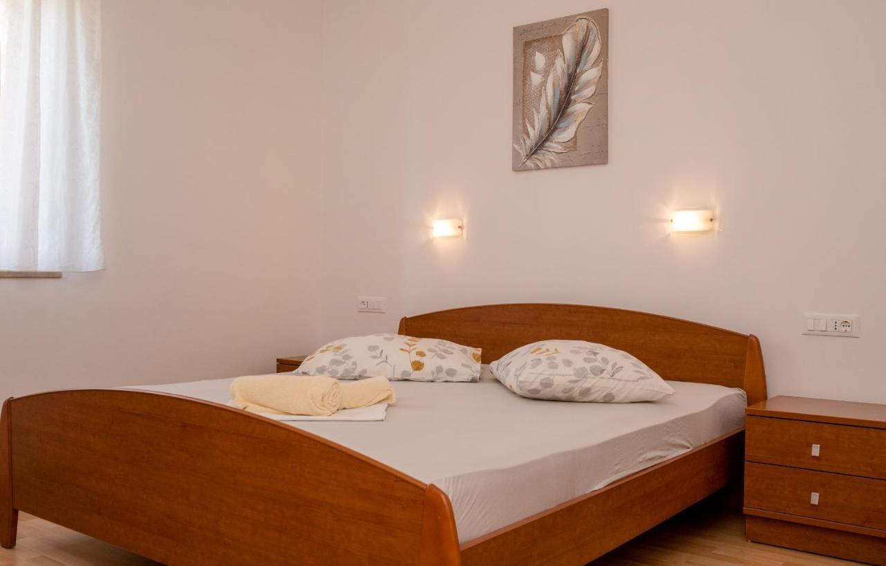 Apartments Silvana In Kampor Extérieur photo